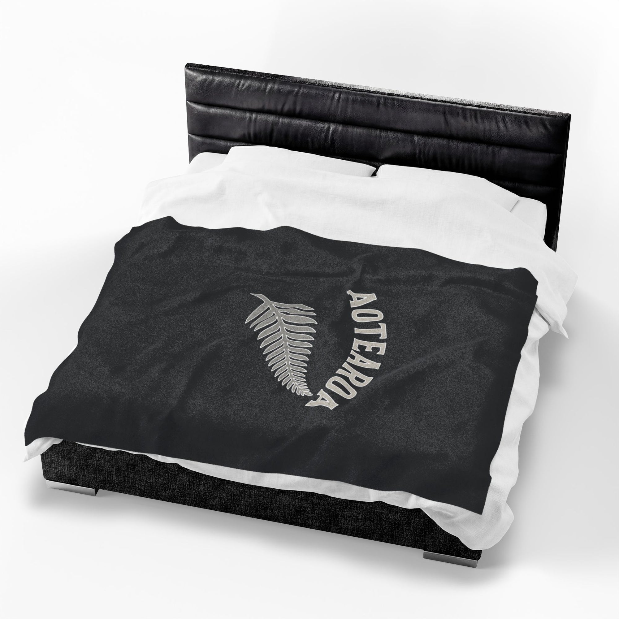 Aotearoa Fern Velveteen Plush Blanket | Silver Fern New Zealand