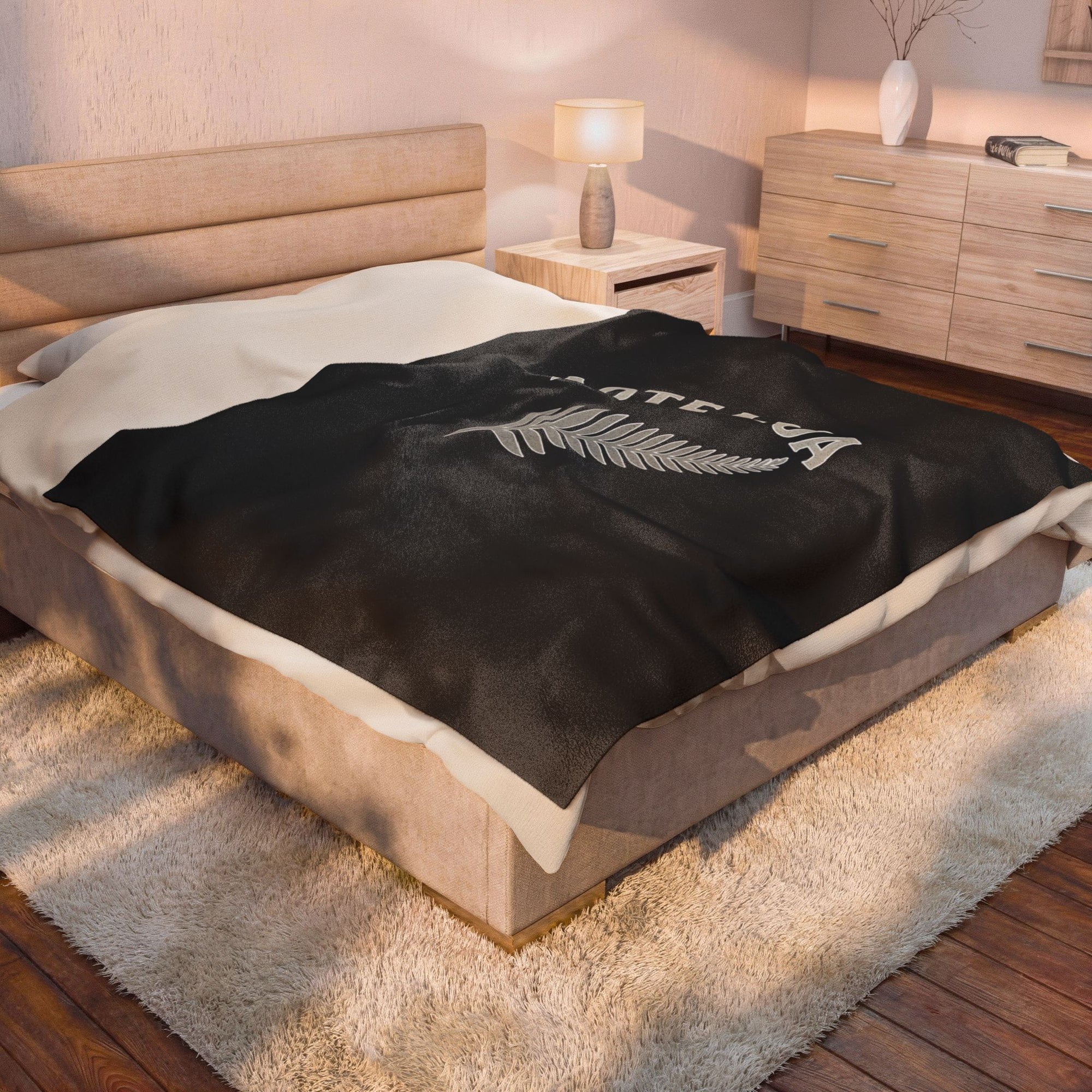 Aotearoa Fern Velveteen Plush Blanket | Silver Fern New Zealand