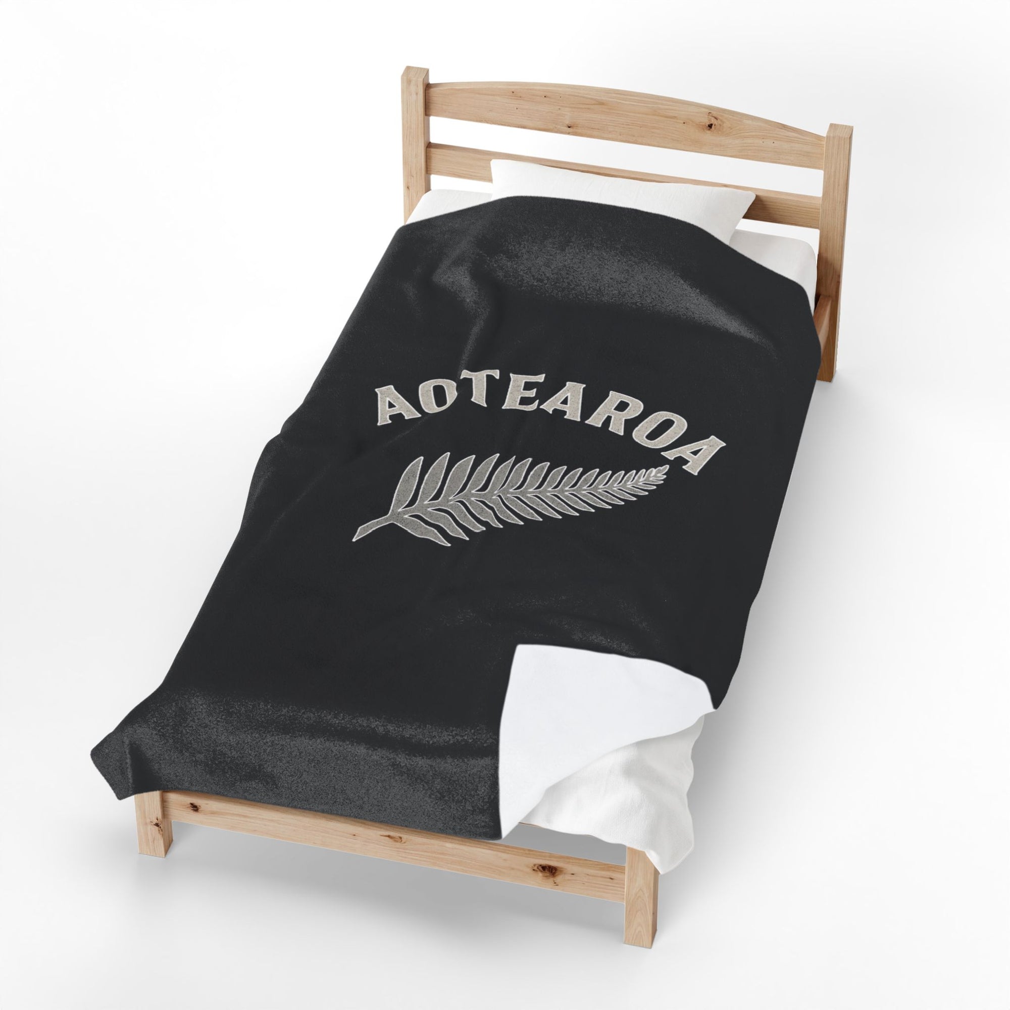 Aotearoa Fern Velveteen Plush Blanket | Silver Fern New Zealand